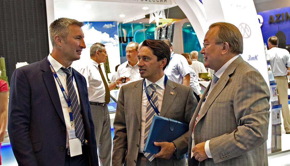Председатель совета директоров ОАО «ЛЕПСЕ» Олег Сиенко (в центре) и генеральный директор Геннадий Мамаев (справа)