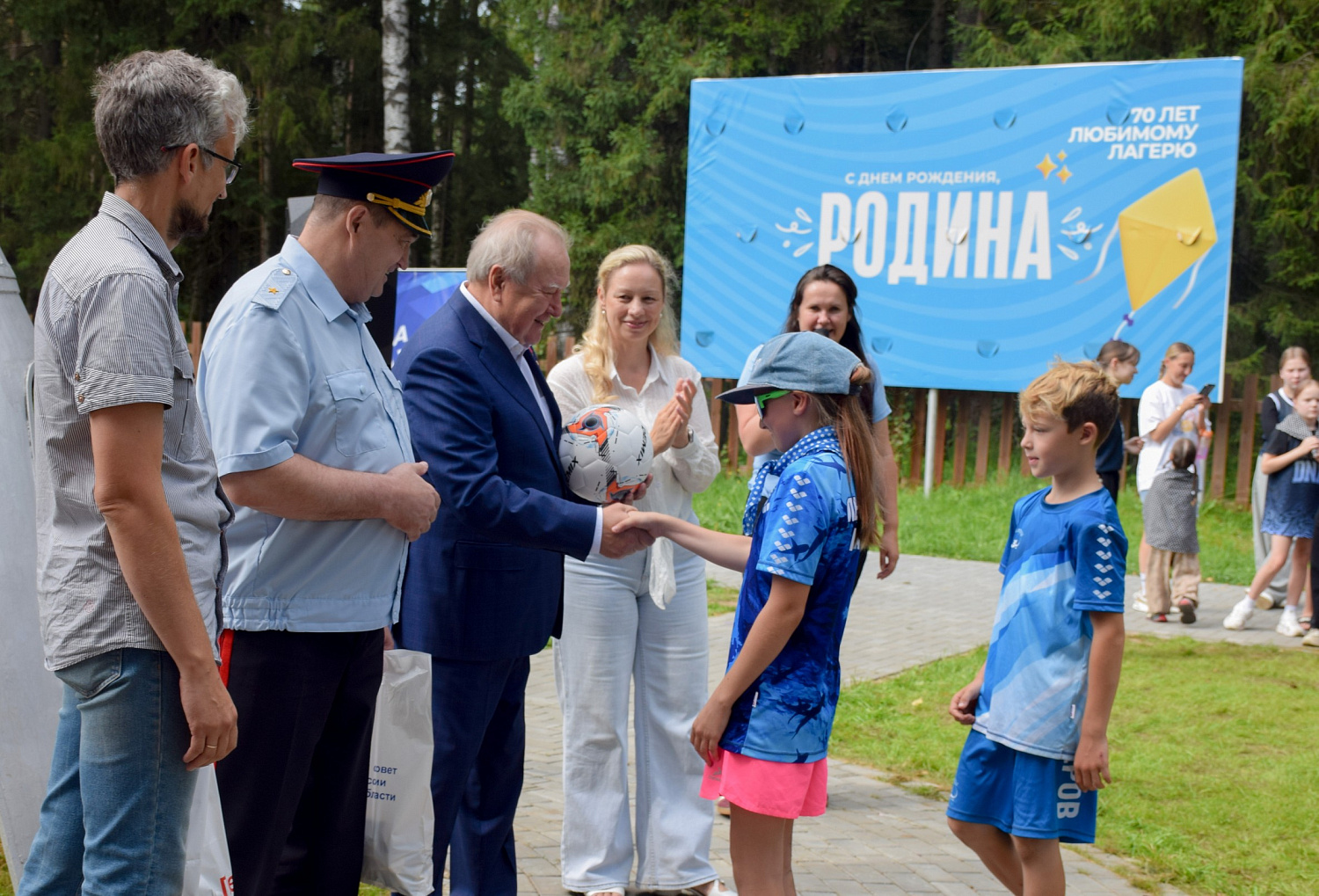 В ДОЛ «Родина» прошла всероссийская акция «Зарядка со стражем порядка»