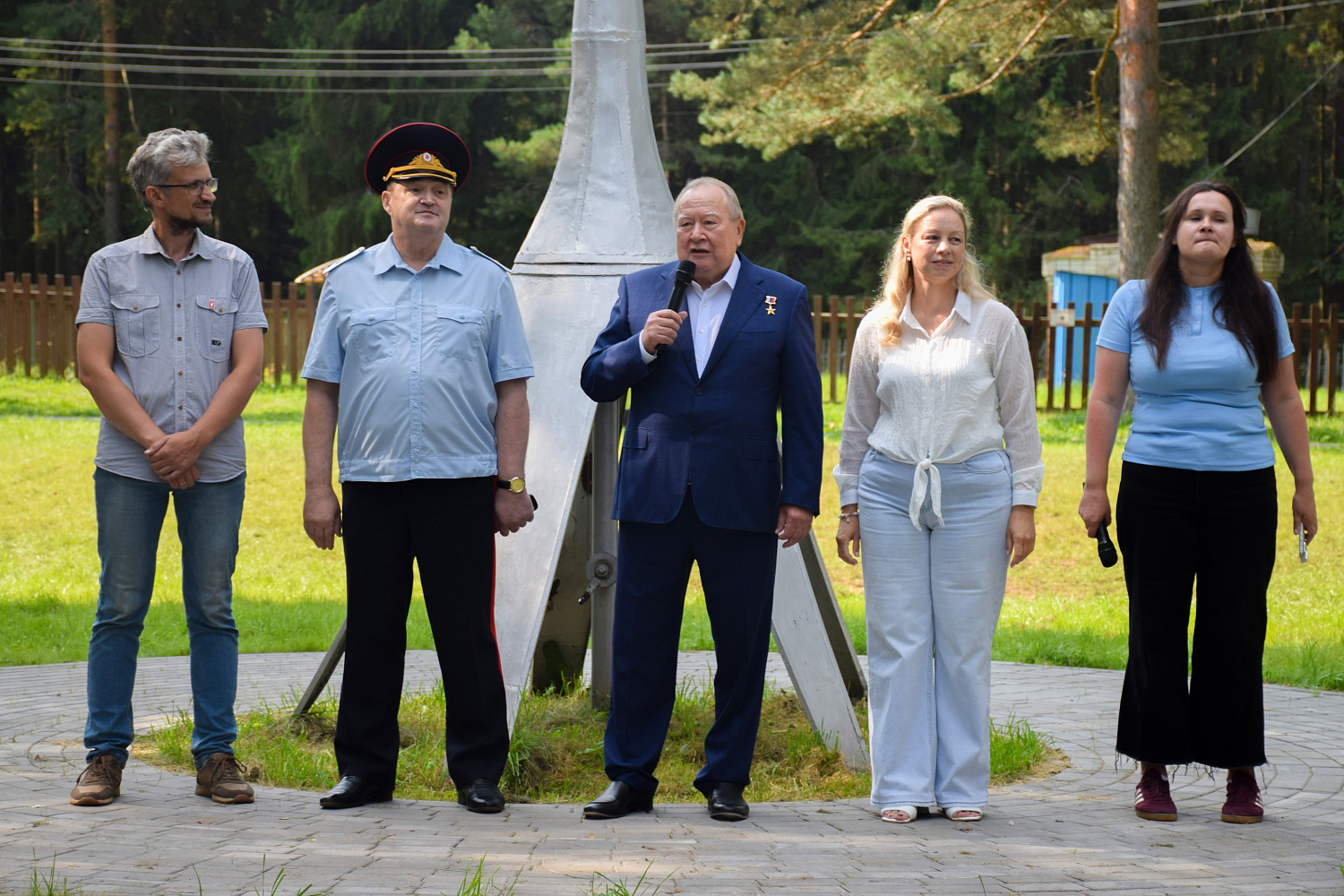 В ДОЛ «Родина» прошла всероссийская акция «Зарядка со стражем порядка»