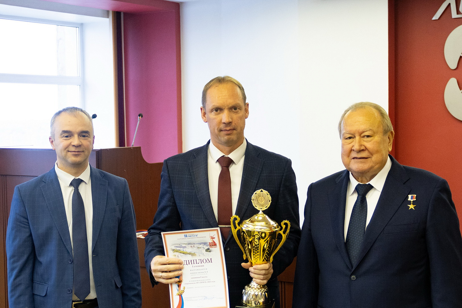 Ко Дню рождения завода подошли с достойными результатами: итоги работы за десять месяцев озвучили на оперативном совещании