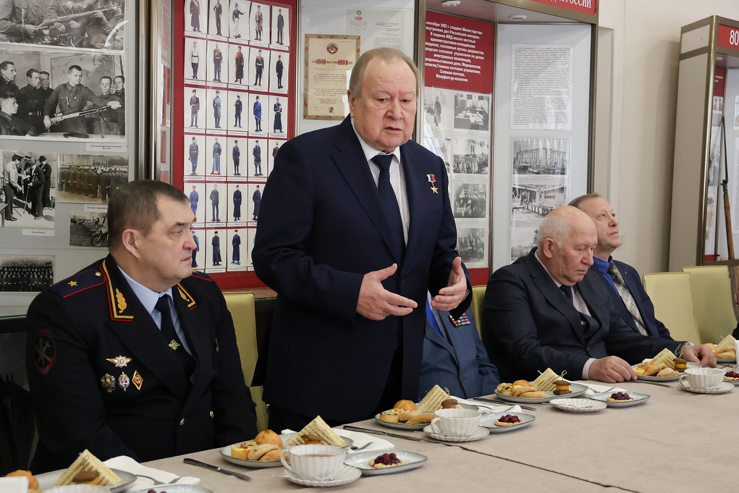 Накануне Дня защитника Отечества Геннадий Мамаев встретился с ветеранами специальной военной операции, семьями погибших участников СВО и воинами-интернационалистами