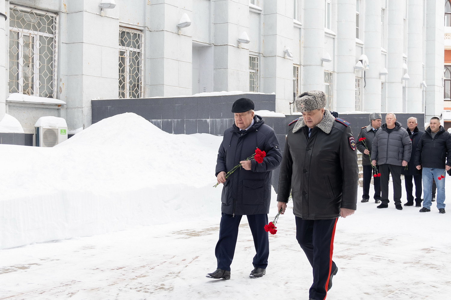 Накануне Дня защитника Отечества Геннадий Мамаев встретился с ветеранами специальной военной операции, семьями погибших участников СВО и воинами-интернационалистами