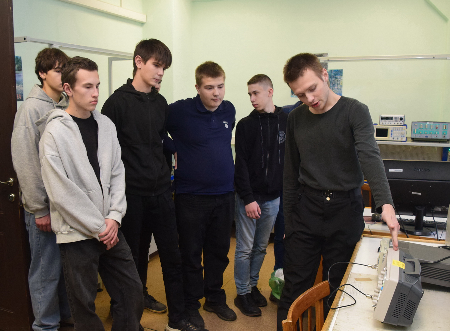 Погружение в профессию: для студентов подшефного техникума в АО «ЛЕПСЕ» организовали экскурсии и профориентационный КВИЗ 